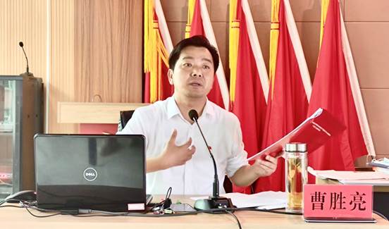 7月17日下午,在鄂州市鄂城区古楼街道党工委书记李明杰,主任詹永胜